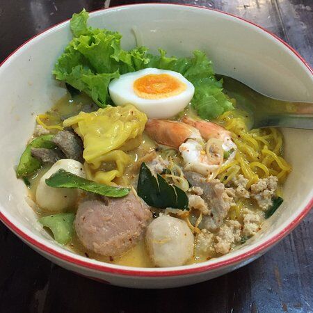 Tom Yum Koong Noodle and Sweet Egg